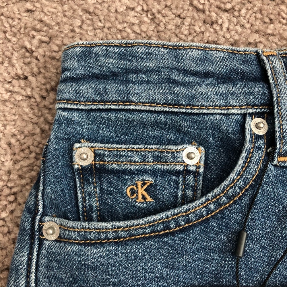 Calvin Klein Jeans High Rise Shorts Womens W26 - Picture 4 of 10